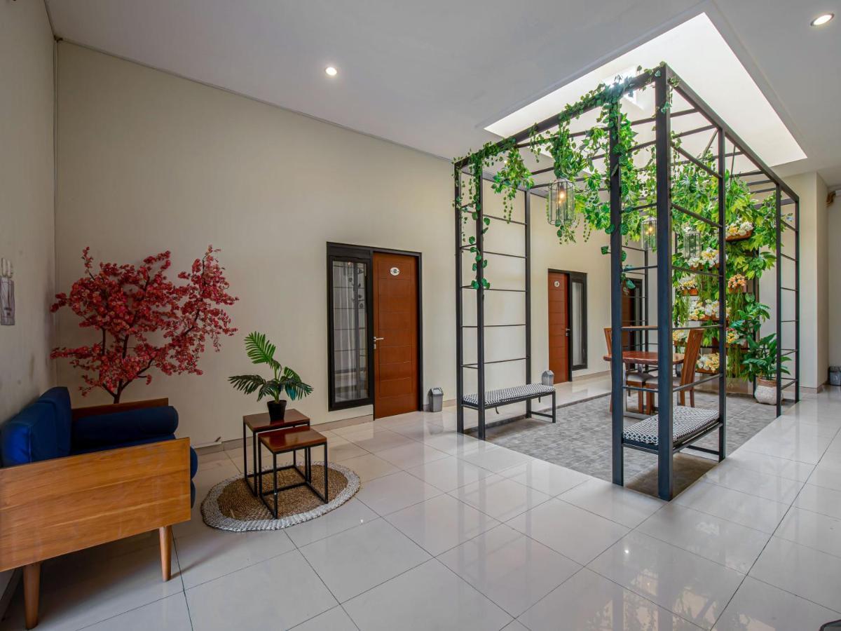 Casa Ts 16 Hotel Malang Exterior foto